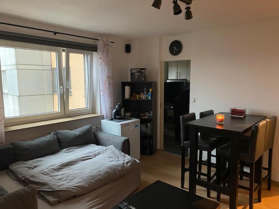 Helle 2-zimmer Wohnung, Nicht Mehr Verfuegbar Apartment